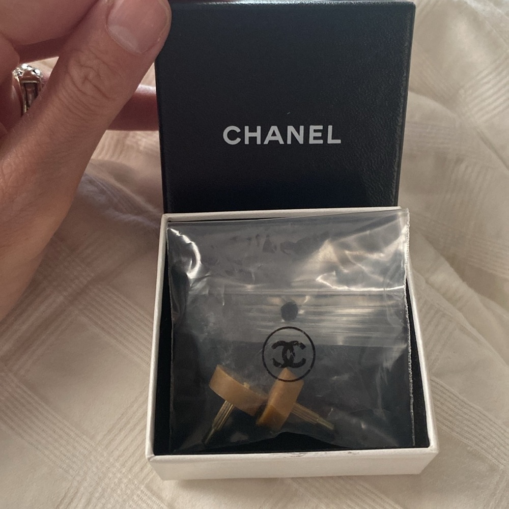😎CHANEL HEEL CAPS